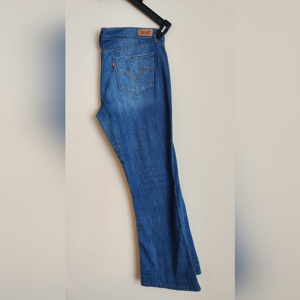 Levi's - 524 boot cut - size 15